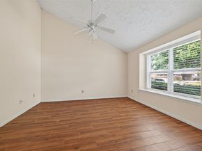 10913 Bexley Drive 913, Houston TX 77099