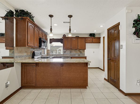 8135 Glenbrook Drive, Houston TX 77017