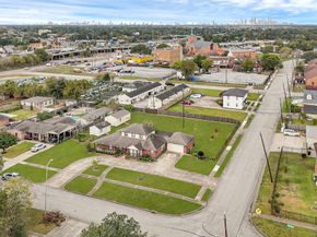 8135 Glenbrook Drive, Houston TX 77017