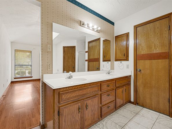 8135 Glenbrook Drive, Houston TX 77017