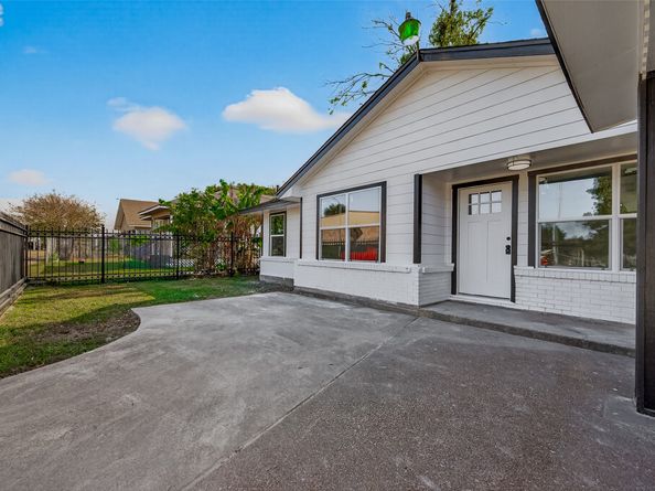 264 Parker Road, Houston TX 77076