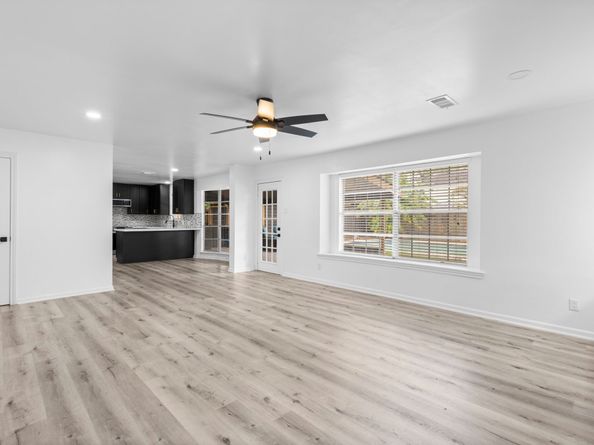 5206 Lodge Creek Dr Drive, Houston TX 77066