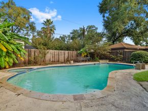 5206 Lodge Creek Dr Drive, Houston TX 77066