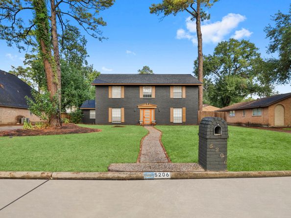 5206 Lodge Creek Dr Drive, Houston TX 77066