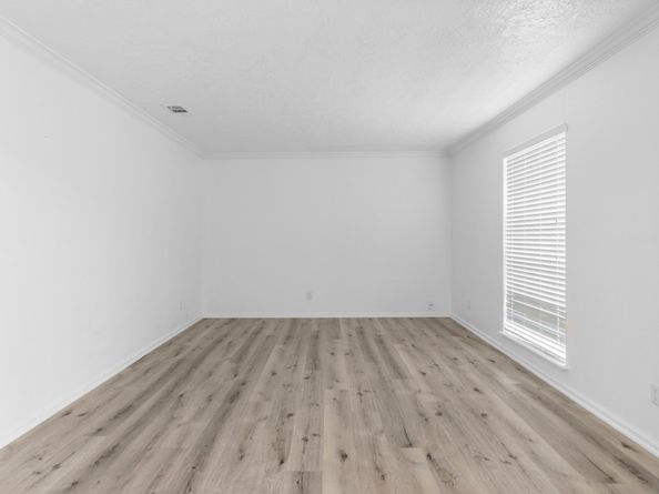 5206 Lodge Creek Dr Drive, Houston TX 77066