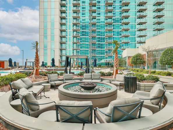 5925 Almeda Road 11901, Houston TX 77004