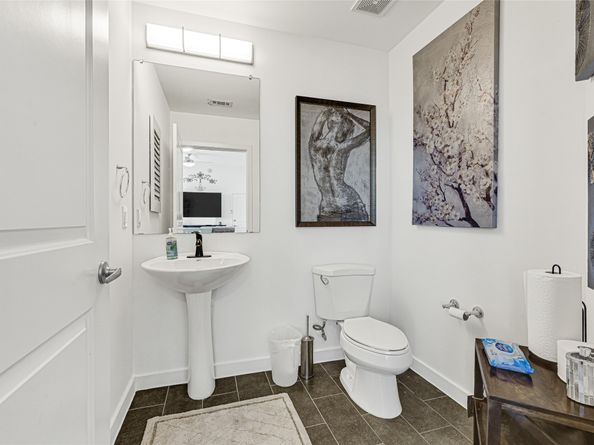 5925 Almeda Road 11901, Houston TX 77004