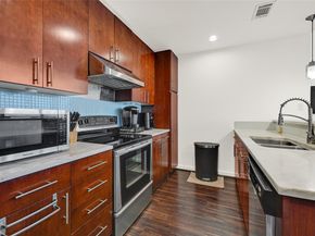 5925 Almeda Road 11901, Houston TX 77004