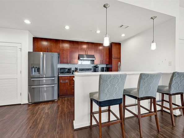 5925 Almeda Road 11901, Houston TX 77004