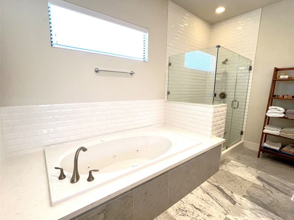 5731 Larkin Street B, Houston TX 77007