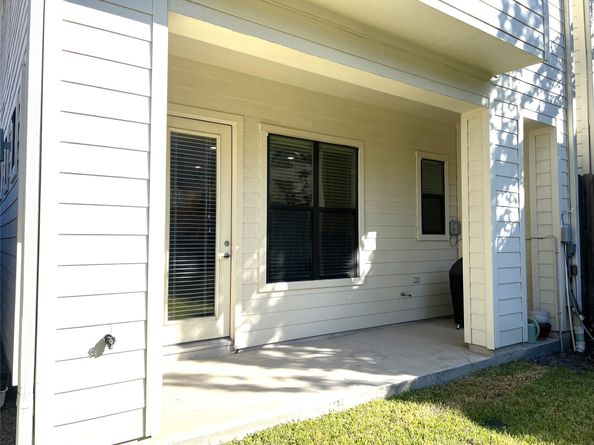 5731 Larkin Street B, Houston TX 77007