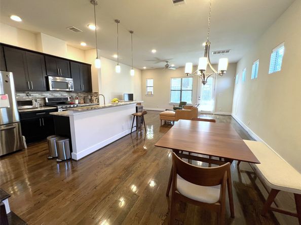 5731 Larkin Street B, Houston TX 77007