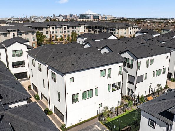 2718 Grand Fountains Drive G, Houston TX 77054