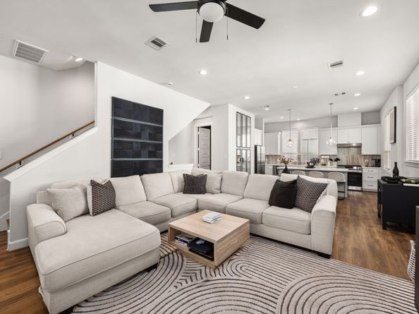 2718 Grand Fountains Drive G, Houston TX 77054