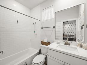 2718 Grand Fountains Drive G, Houston TX 77054