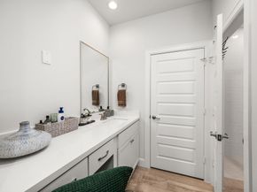 2718 Grand Fountains Drive G, Houston TX 77054