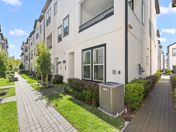 2718 Grand Fountains Drive G, Houston TX 77054