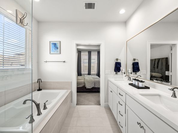 2718 Grand Fountains Drive G, Houston TX 77054