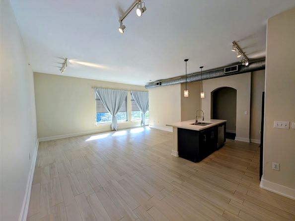 1901 Post Oak Boulevard 3101, Houston TX 77056