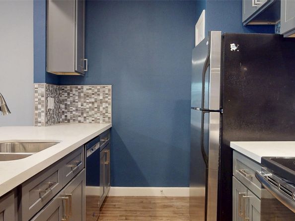 2984 Holly Hall Street 2984, Houston TX 77054