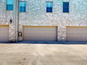 2984 Holly Hall Street 2984, Houston TX 77054