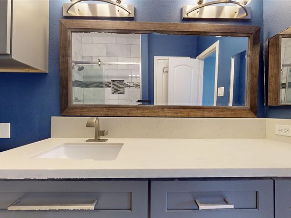 2984 Holly Hall Street 2984, Houston TX 77054