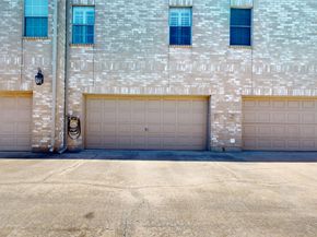 2984 Holly Hall Street 2984, Houston TX 77054