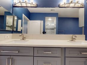 2984 Holly Hall Street 2984, Houston TX 77054