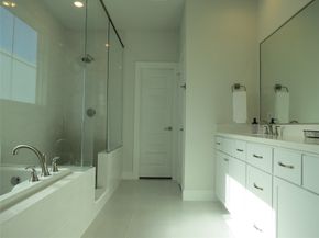 2802 Grand Fountains Drive E, Houston TX 77054