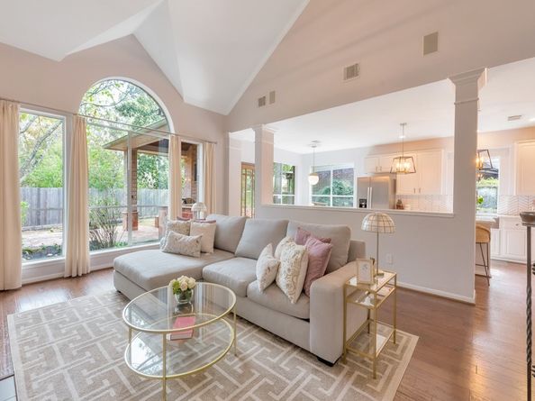 10 Merit Woods Place, The Woodlands TX 77382