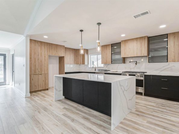 6106 Rutherglenn Drive, Houston TX 77096