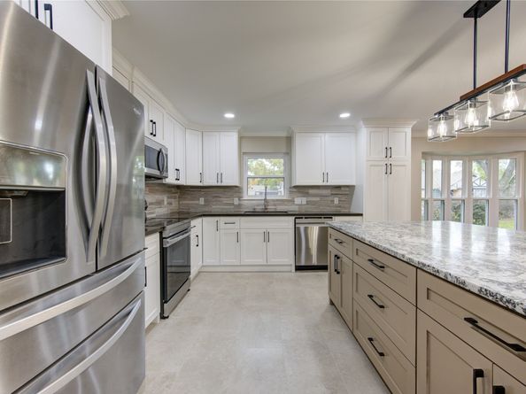 13547 Brook Hollow Drive, Sugar Land TX 77498