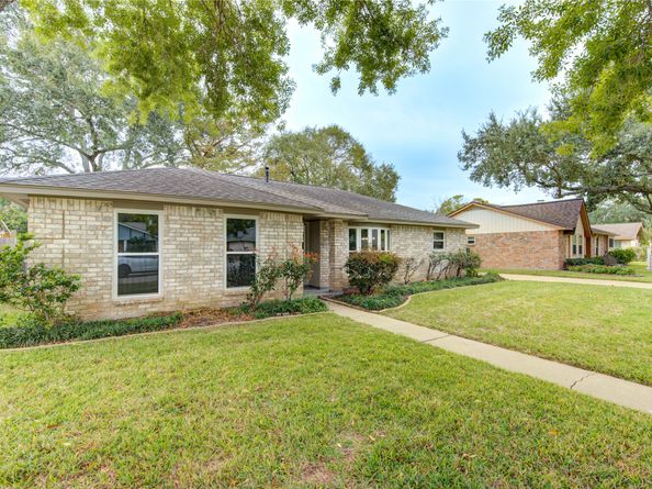 13547 Brook Hollow Drive, Sugar Land TX 77498