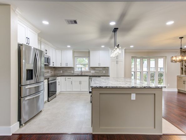 13547 Brook Hollow Drive, Sugar Land TX 77498