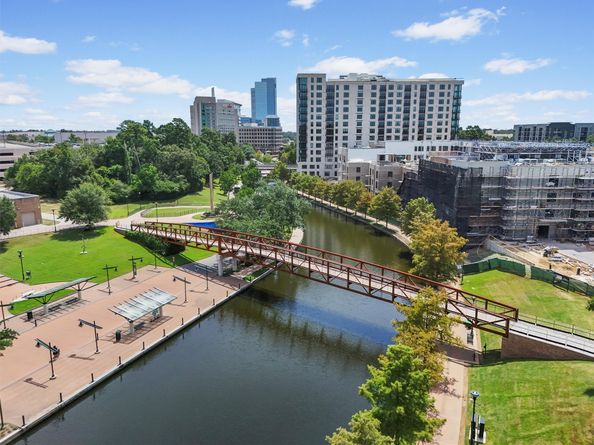 29 N Havenridge Drive, The Woodlands TX 77381