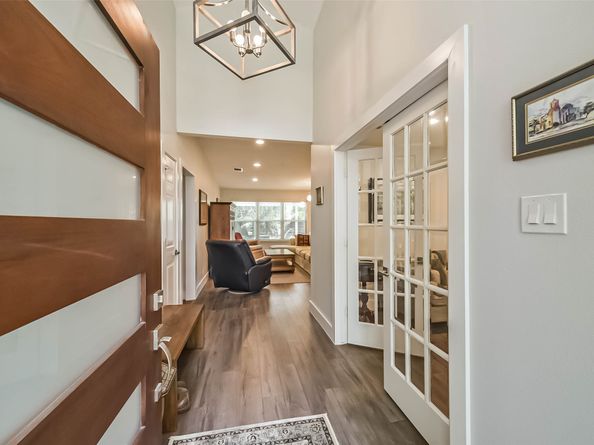 5731 Grape Street, Houston TX 77096