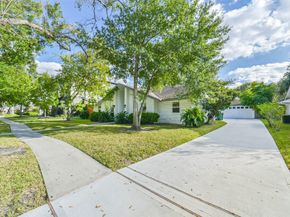 5731 Grape Street, Houston TX 77096