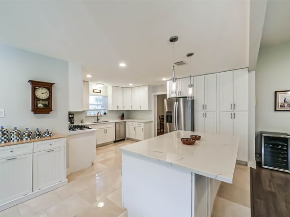 5731 Grape Street, Houston TX 77096