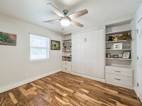 5731 Grape Street, Houston TX 77096