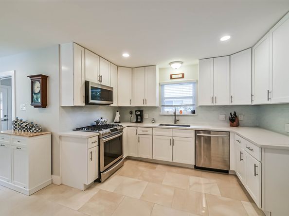 5731 Grape Street, Houston TX 77096