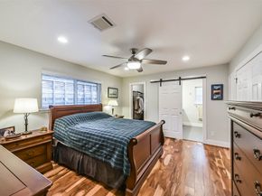 5731 Grape Street, Houston TX 77096