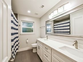 5731 Grape Street, Houston TX 77096