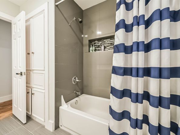 5731 Grape Street, Houston TX 77096