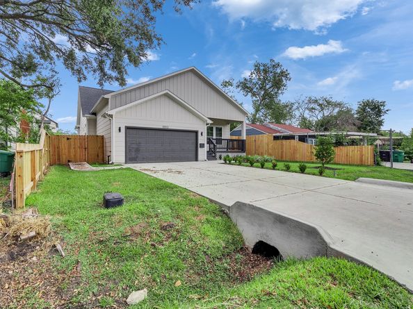 10513 Chesterfield Drive, Houston TX 77051