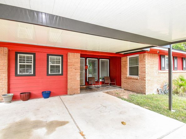 2914 Dragonwick Drive, Houston TX 77045