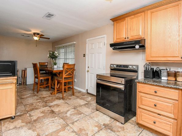 2914 Dragonwick Drive, Houston TX 77045