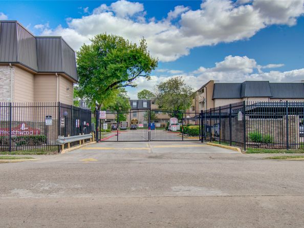 8431 Hearth Drive 1, Houston TX 77054