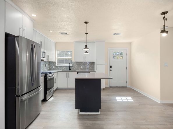 6122 Beldart Street, Houston TX 77033