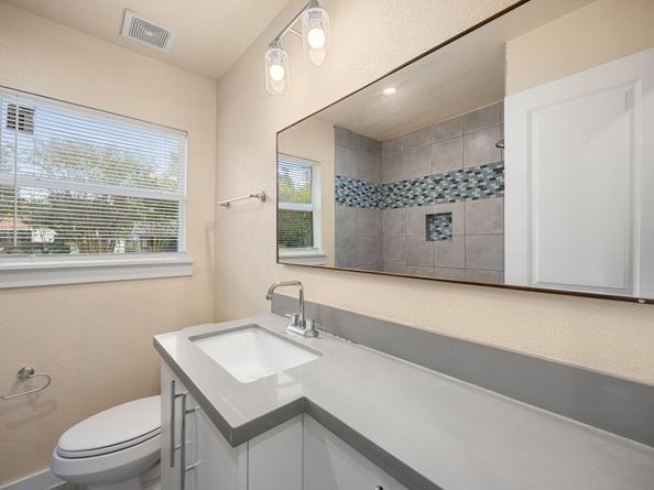 6122 Beldart Street, Houston TX 77033