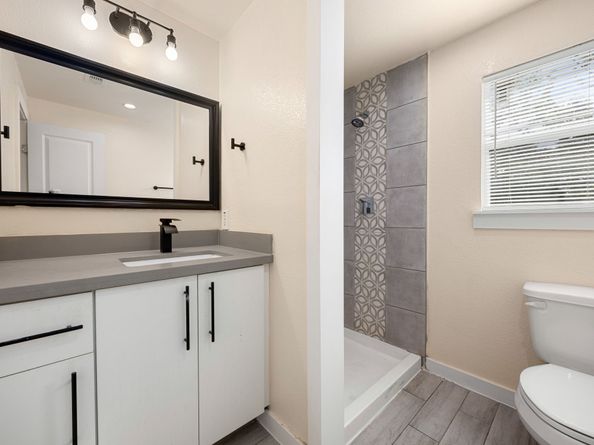 6122 Beldart Street, Houston TX 77033